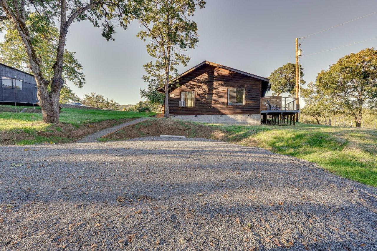 Cozy Central Point Bungalow On Working Winery! Εξωτερικό φωτογραφία